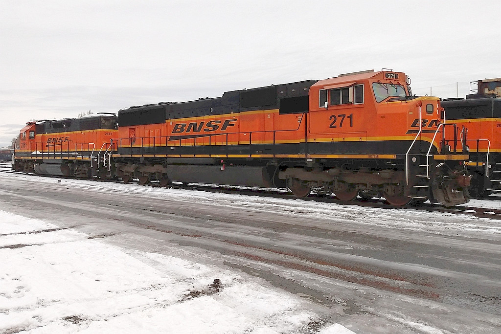 BNSF 271